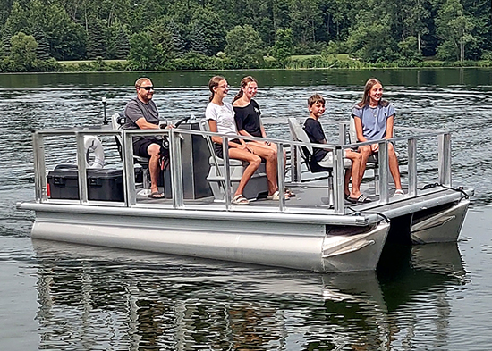 UTL-14R Sport Pontoon Boat
